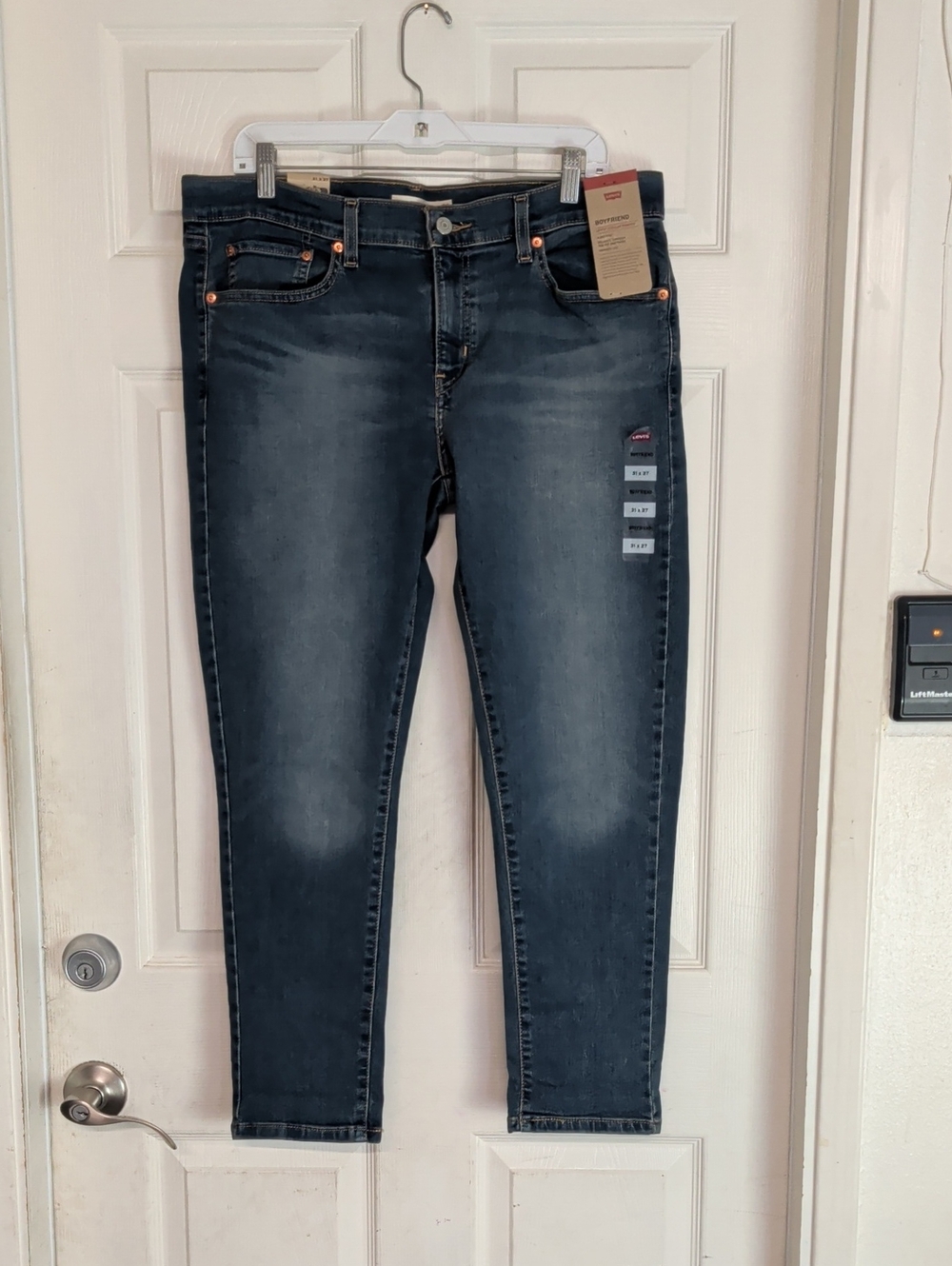 NWT Levi's Boyfriend Mid-Rise Skinny Stretch Classic Fit Jeans Women 31